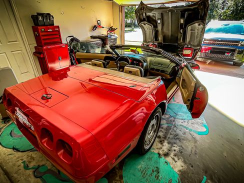 Used 1992 Chevrolet Corvette Convertible image 4