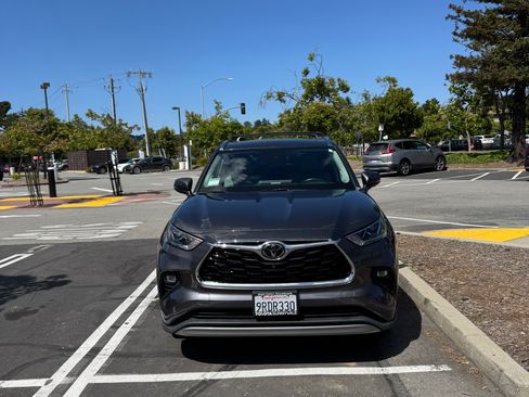 Used 2022 Toyota Highlander Platinum AWD/4WD image 9