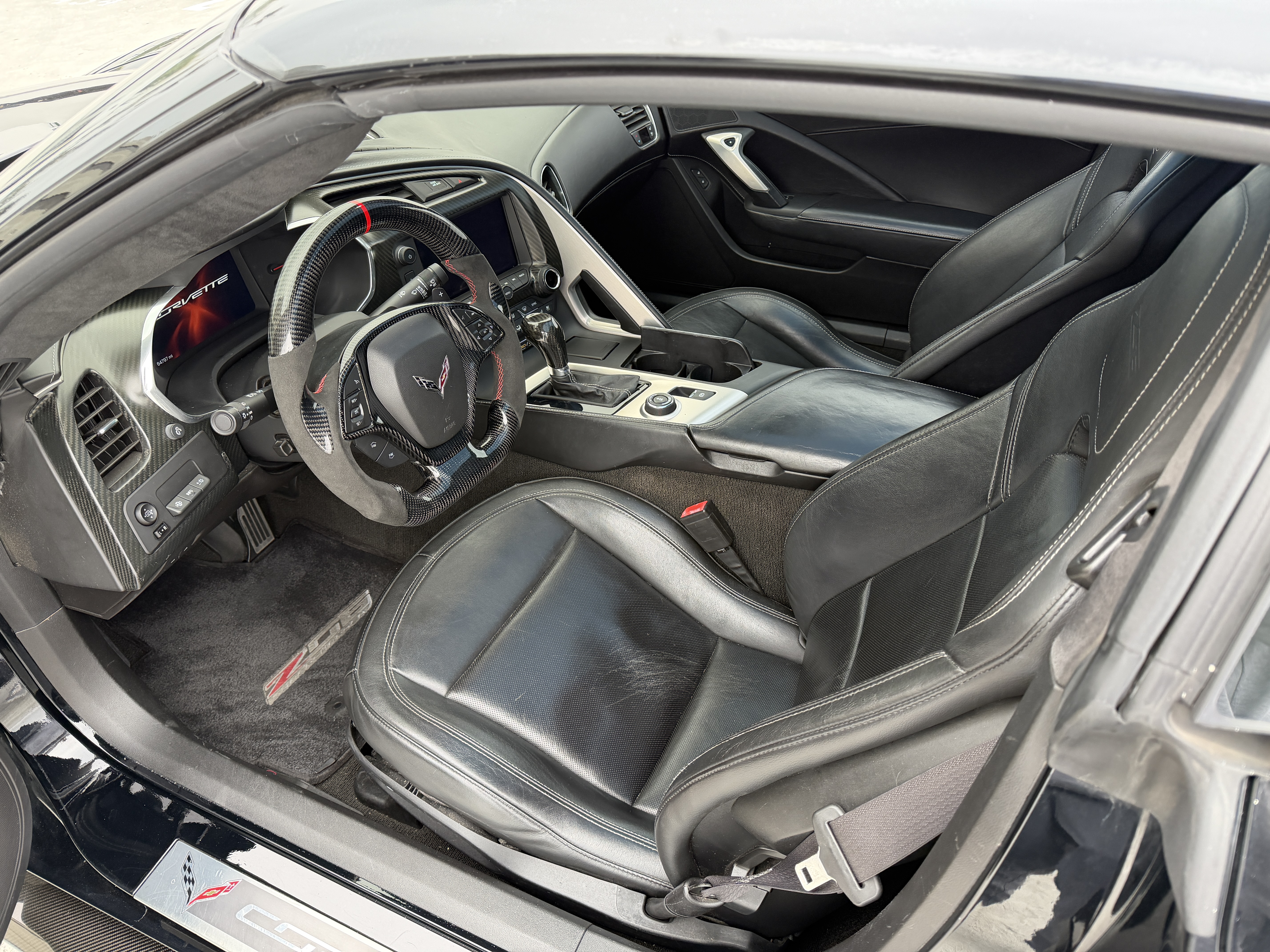 Used 2015 Chevrolet Corvette Z06 w/ 3LZ Preferred Equipment Group RWD image 20