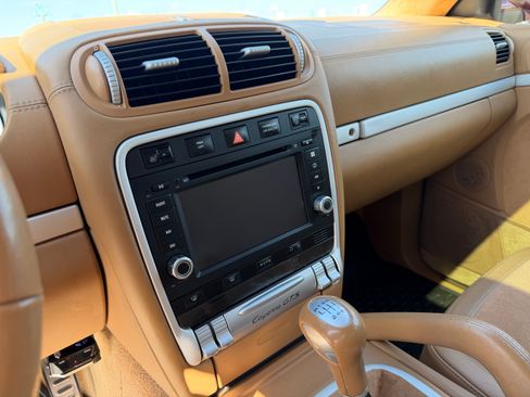 Used 2008 Porsche Cayenne GTS image 9