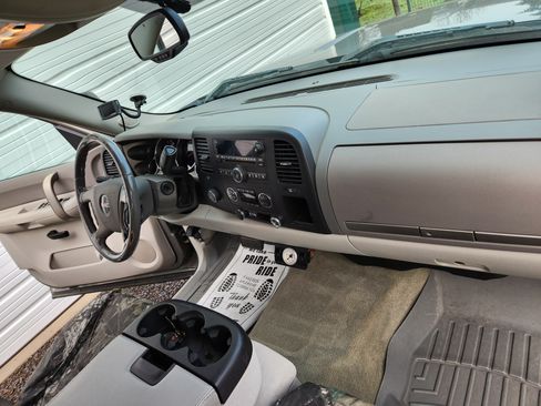 Used 2009 GMC Sierra 2500 SLE w/ Convenience Package image 15