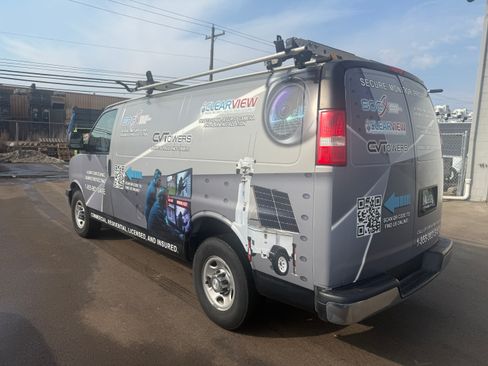 Used 2017 Chevrolet Express 2500 image 8