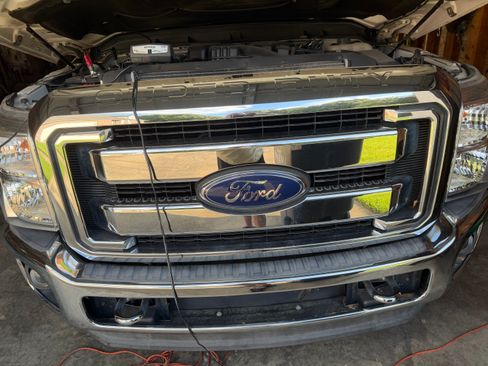 Used 2015 Ford F250 Lariat w/ Chrome Package AWD/4WD image 2