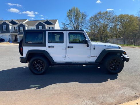 Used 2017 Jeep Wrangler Unlimited Sport image 2