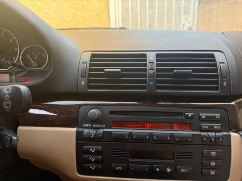 Used 2003 BMW 330xi Sedan image 11