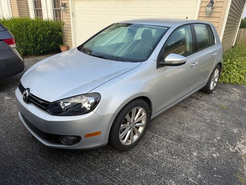 Used 2013 Volkswagen Golf TDI FWD image 2
