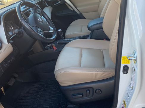 Used 2013 Toyota RAV4 Limited image 10