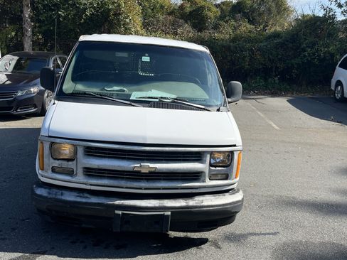 Used 2000 Chevrolet Express 1500 image 4