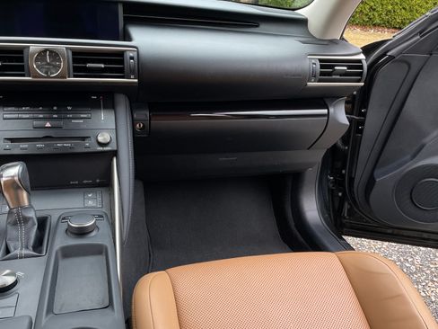 Used 2017 Lexus IS 300 AWD image 13