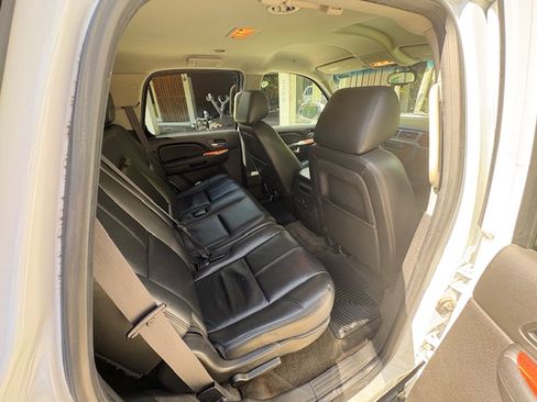 Used 2013 Chevrolet Tahoe LT image 10