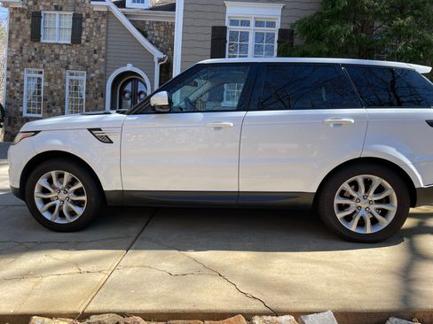 Used 2015 Land Rover Range Rover Sport HSE image 9