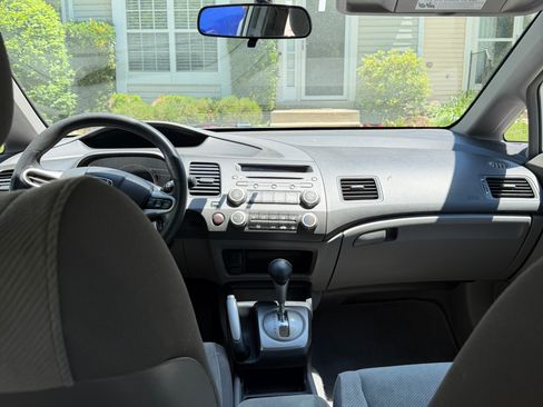 Used 2010 Honda Civic LX image 6