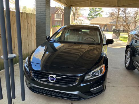 Used 2017 Volvo S60 T5 Dynamic w/ Vision Package image 5