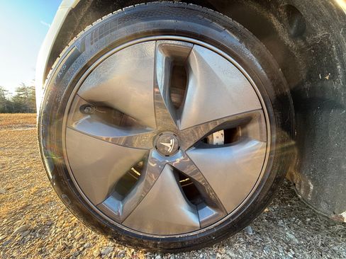 Used 2019 Tesla Model 3 Long Range image 22