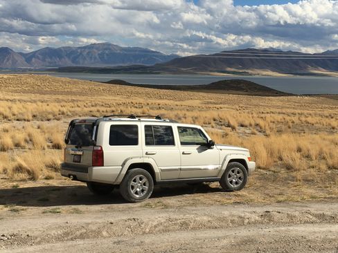 Used 2007 Jeep Commander Limited image 23