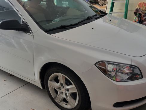 Used 2010 Chevrolet Malibu LS image 1