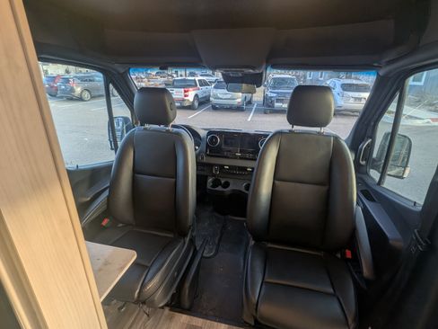 Used 2020 Mercedes-Benz Sprinter 2500 image 5