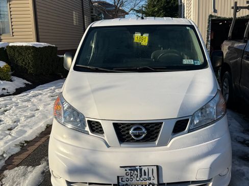 Used 2018 Nissan NV200 S w/ Back Door Glass Package image 4