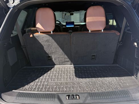 Used 2022 Lincoln Aviator Reserve RWD image 16