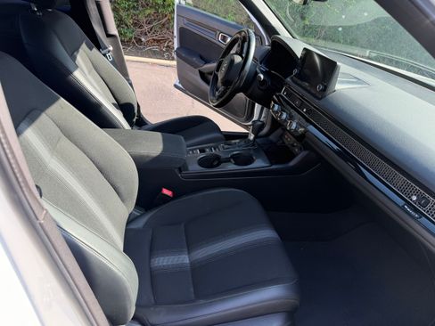 Used 2023 Honda Civic Sport image 11
