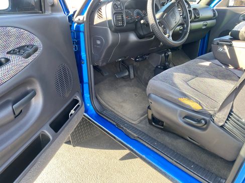 Used 2001 Dodge Ram 1500 Truck 4x4 Quad Cab image 9