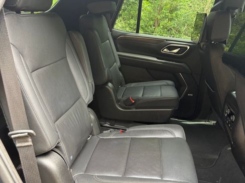 Used 2021 Chevrolet Tahoe Z71 w/ Z71 Off-Road Package AWD/4WD image 13