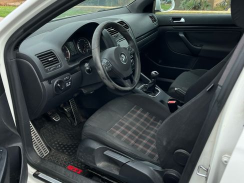 Used 2010 Volkswagen Jetta TDI Cup image 8