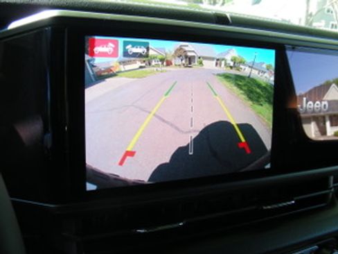 Used 2024 Jeep Wrangler Unlimited Rubicon 4xe w/ Capability Package AWD/4WD image 12