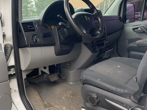 Used 2018 Mercedes-Benz Sprinter 2500 image 9
