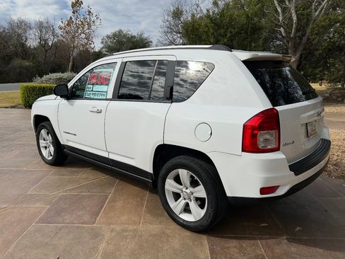 Used 2011 Jeep Compass Latitude image 4