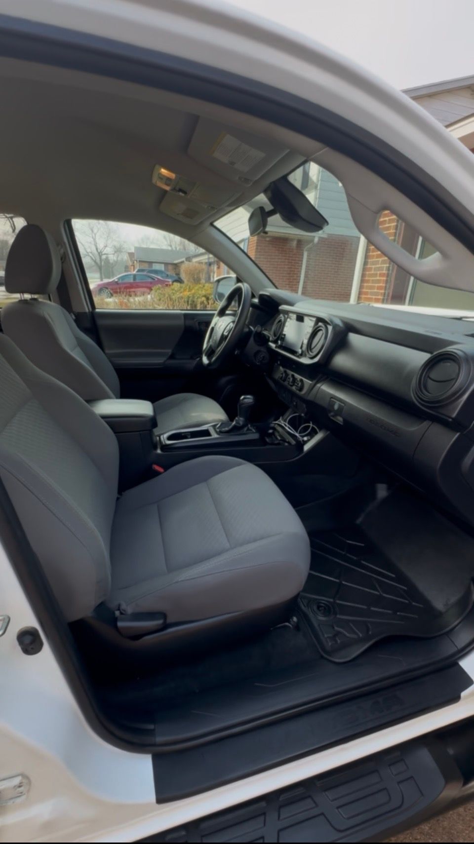 Used 2020 Toyota Tacoma SR w/ SR Convenience Package RWD image 10