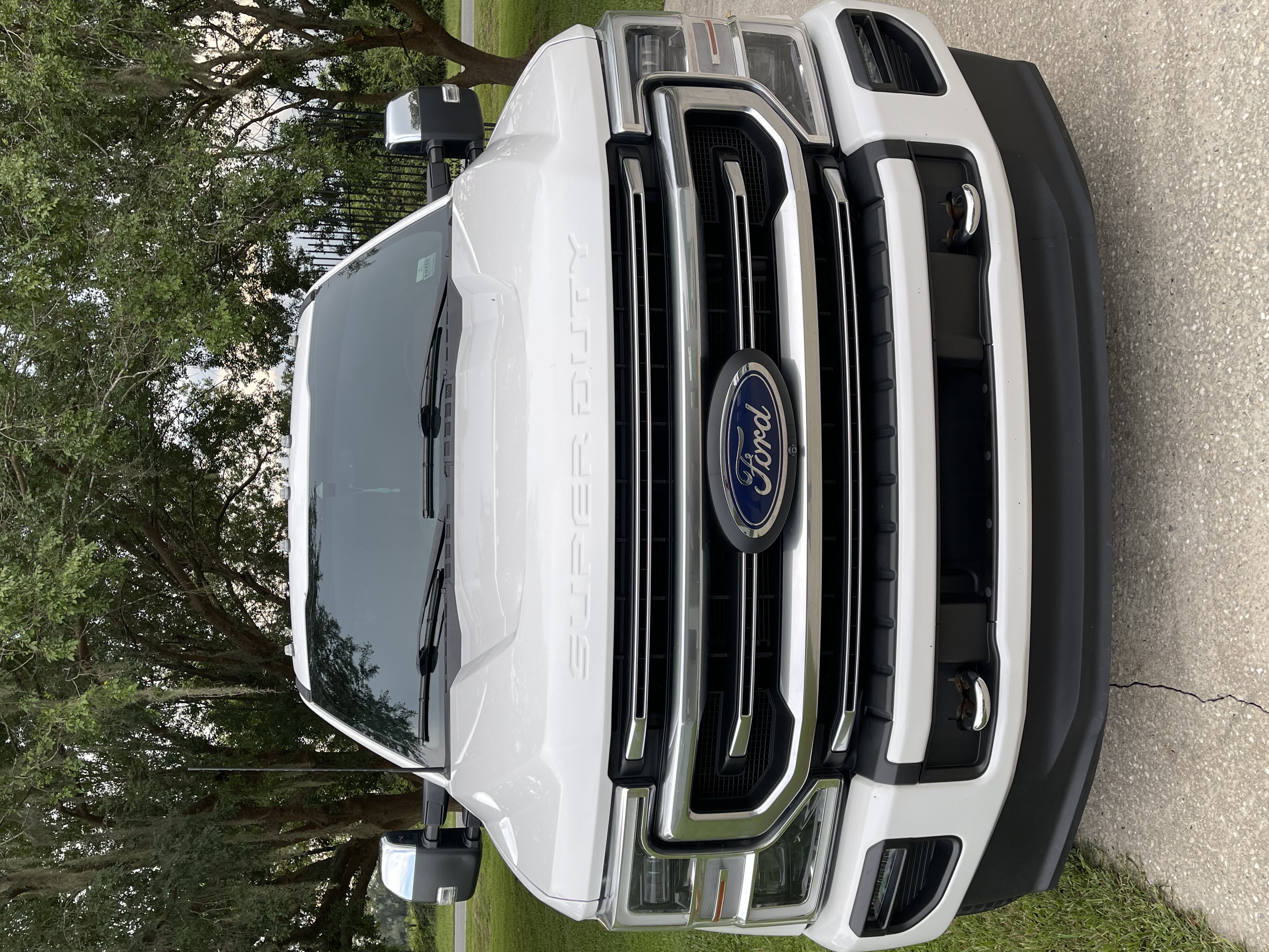 Used 2022 Ford F350 Platinum AWD/4WD image 2