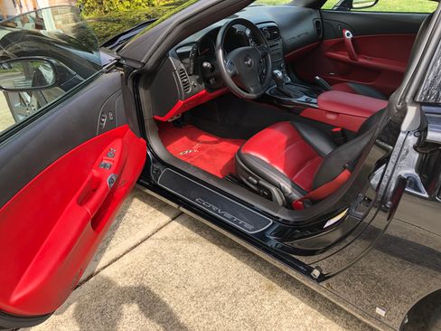 Used 2007 Chevrolet Corvette Coupe 2D w/ Preferred Equipment Group image 9