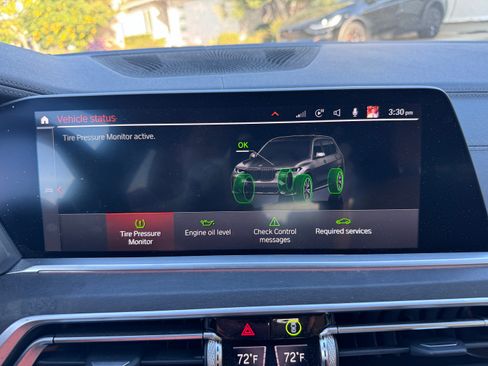 Used 2021 BMW X7 M50i image 24