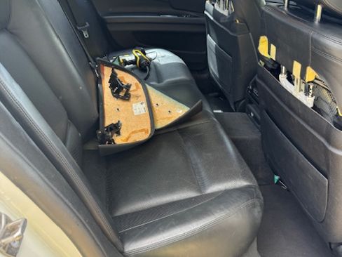 Used 2013 BMW 750i xDrive image 10