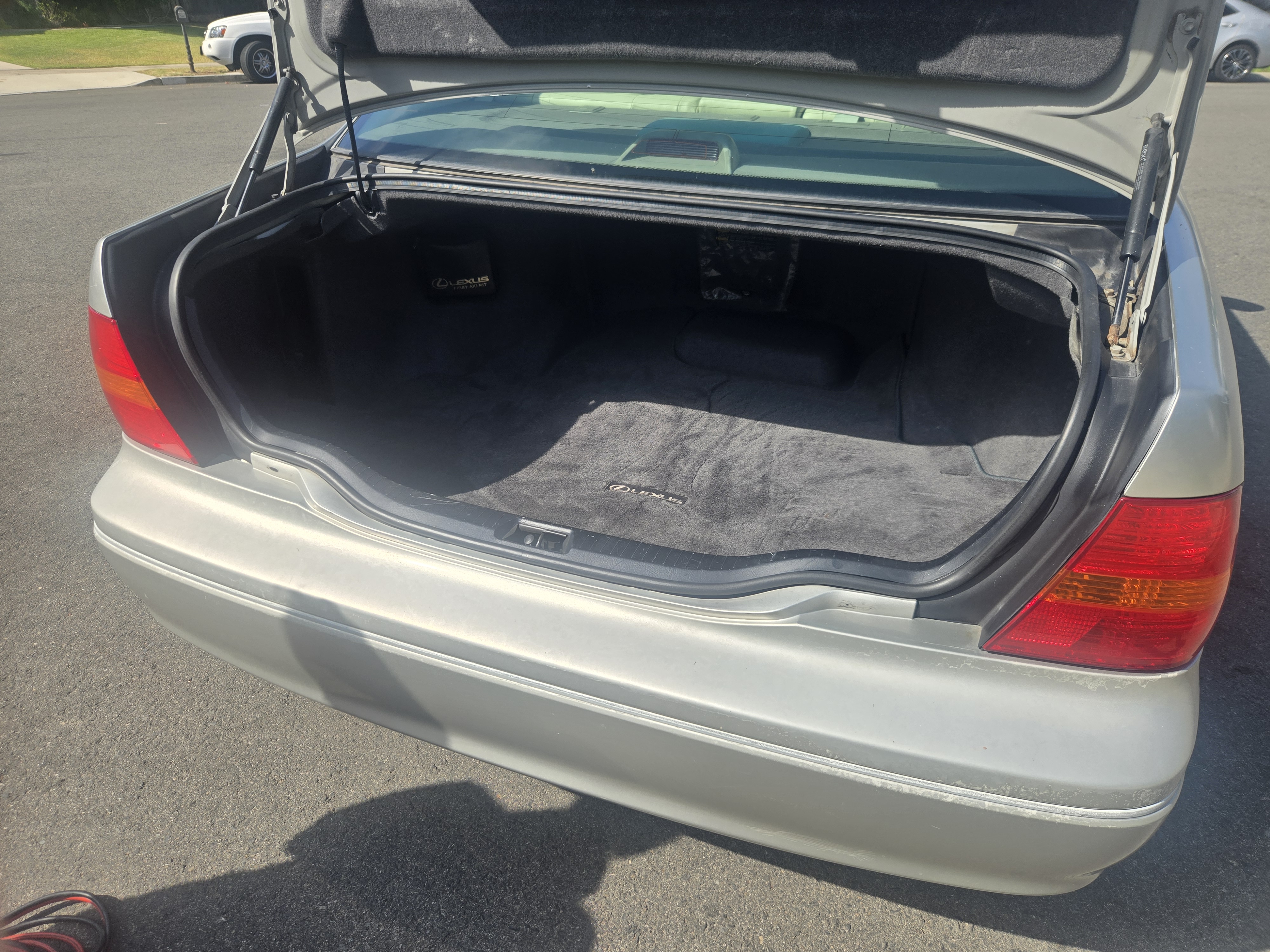 Used 2002 Lexus LS 430 RWD image 8