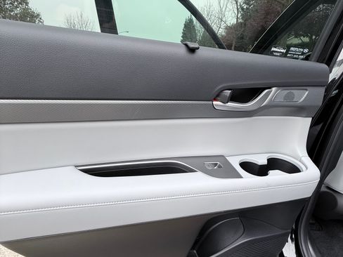 Used 2024 Hyundai Palisade SEL w/ Premium Package image 16