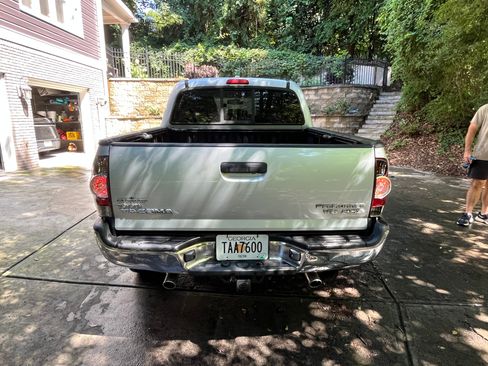 Used 2009 Toyota Tacoma PreRunner RWD image 6