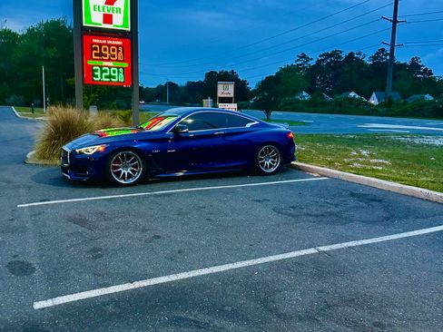 Used 2017 INFINITI Q60 Red Sport 400 image 9