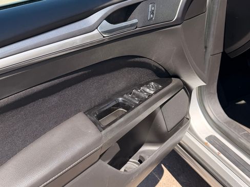 Used 2014 Ford Fusion SE FWD image 14
