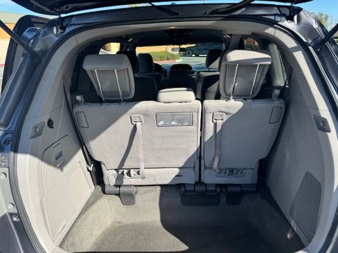 Used 2016 Honda Odyssey SE image 12