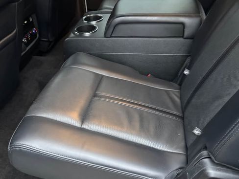 Used 2017 Lincoln Navigator Select image 6