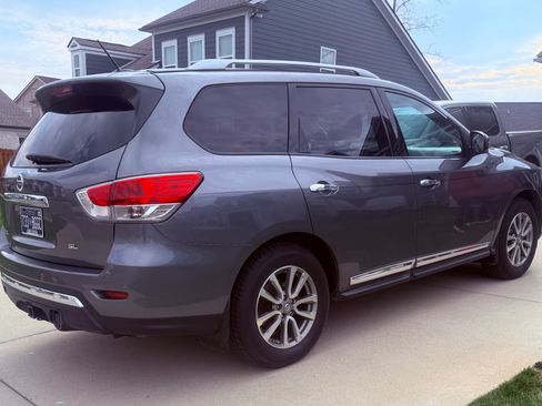 Used 2015 Nissan Pathfinder SL w/ SL Tech Package image 11