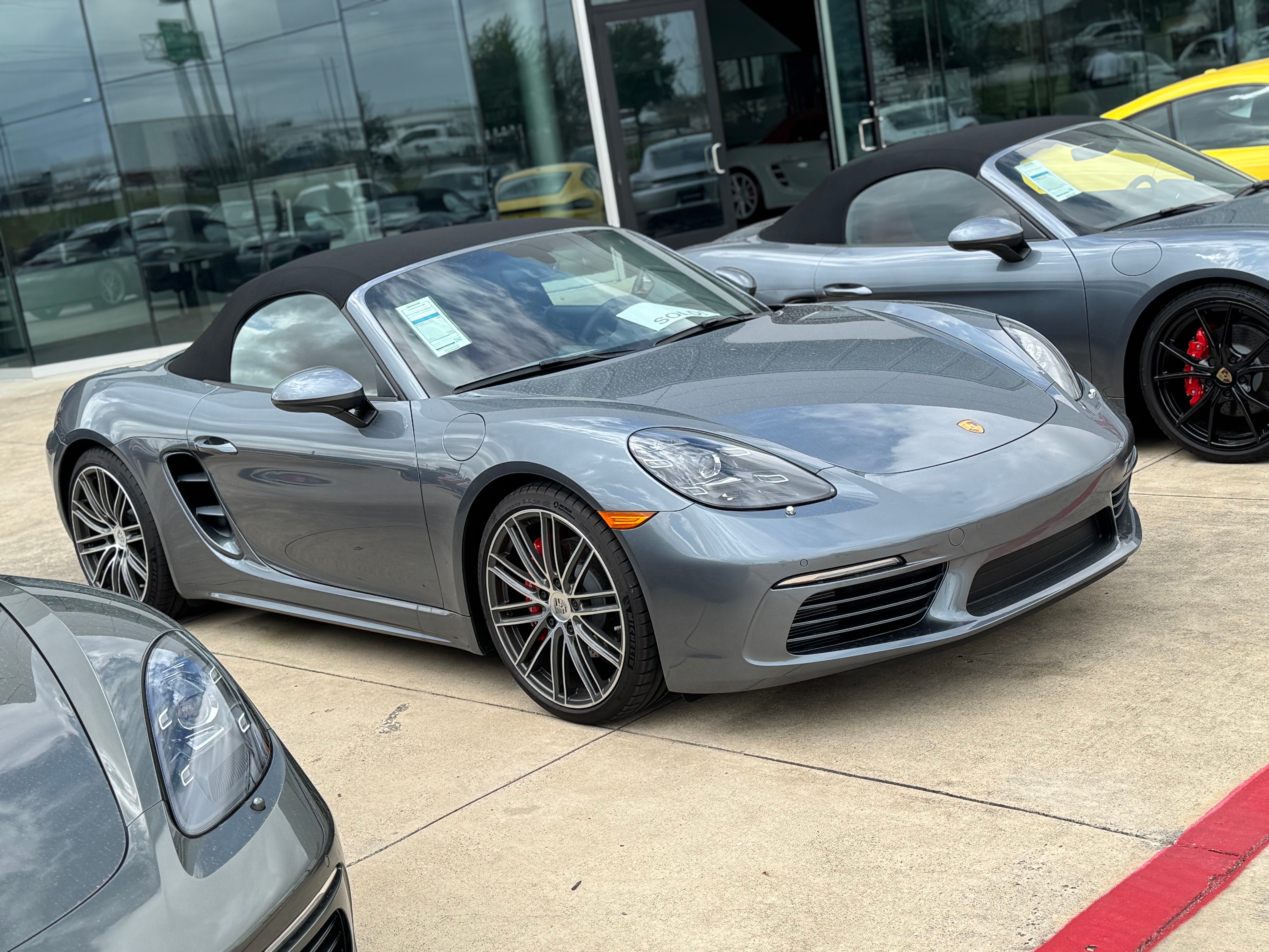 Used 2025 Porsche 718 Boxster S RWD image 10