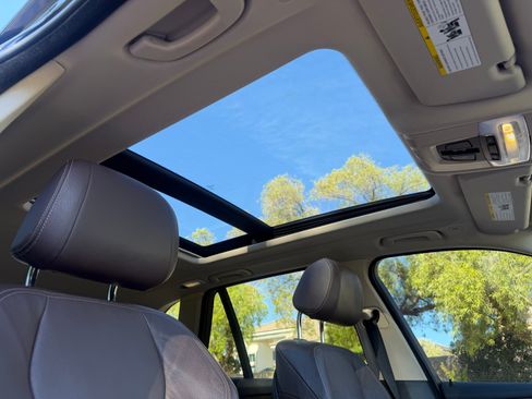 Used 2014 BMW X5 xDrive50i image 9