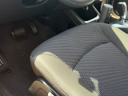 Used 2019 Dodge Journey SE FWD image 9