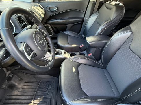 Used 2019 Jeep Compass Latitude w/ Popular Equipment Group image 9