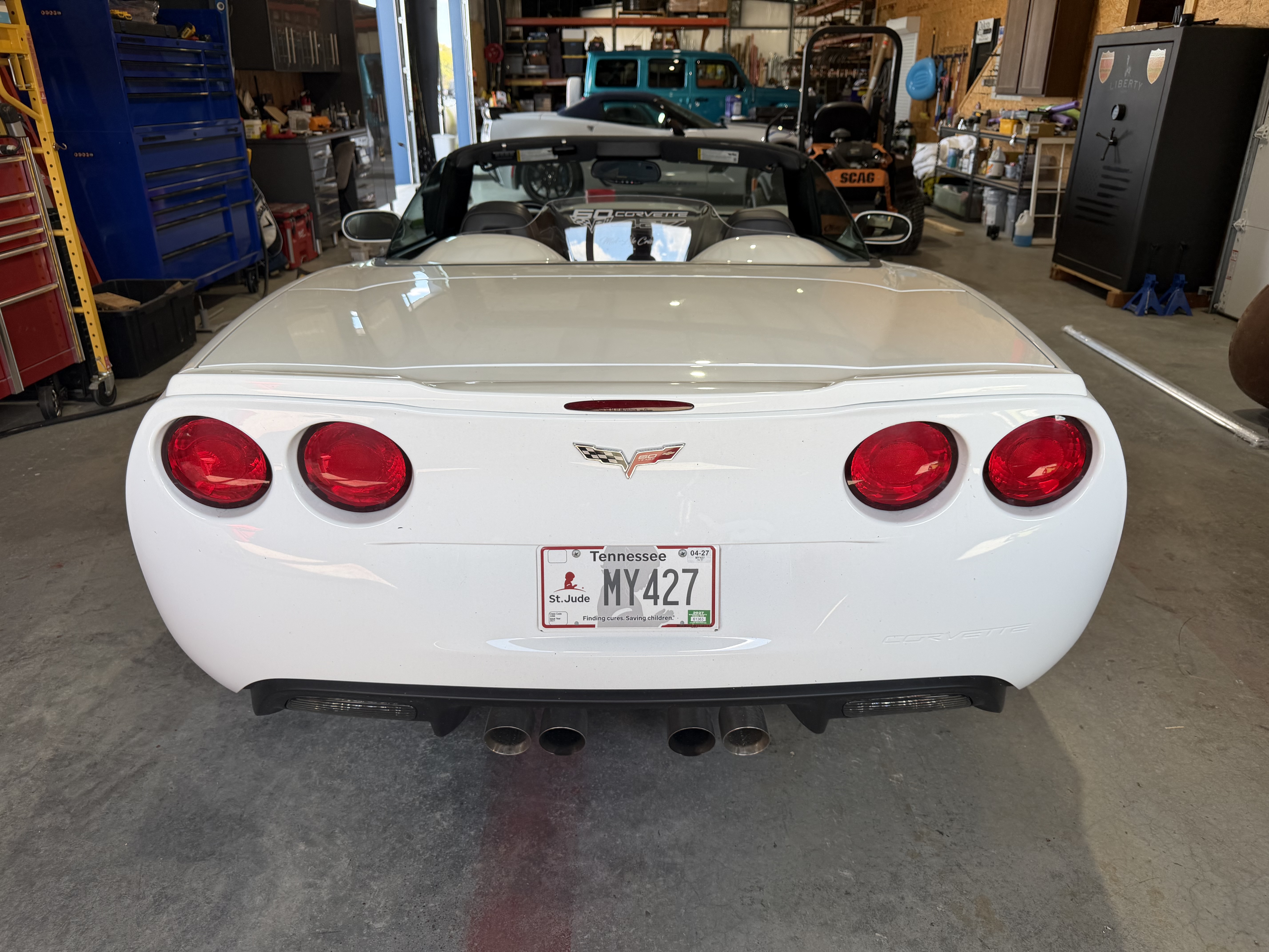 Used 2013 Chevrolet Corvette 427 w/ Z06 Carbon Fiber Package RWD image 2