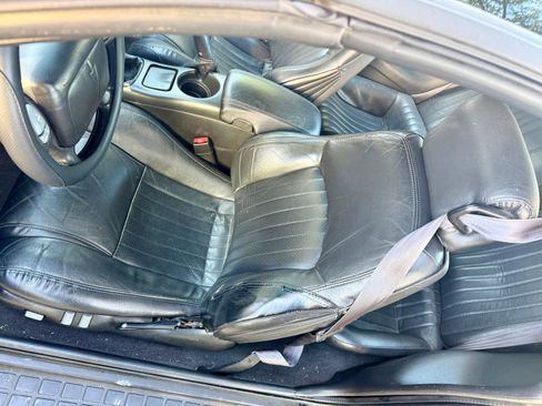 Used 2000 Pontiac Firebird Formula w/ Security Pkg RWD image 32