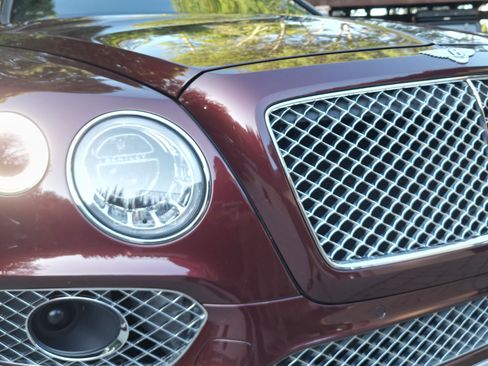 Used 2019 Bentley Bentayga AWD/4WD image 6